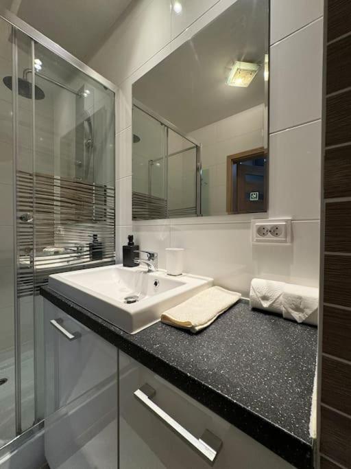 Danka 6Th Floor Chic Apartment 크라쿠프 외부 사진